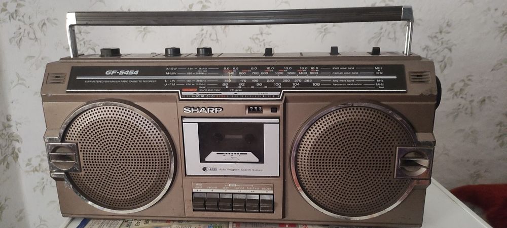 Продавам Sharp GF-5454
