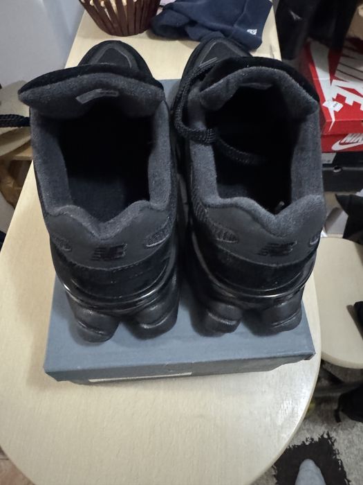 New balance 9060 pe negru 42