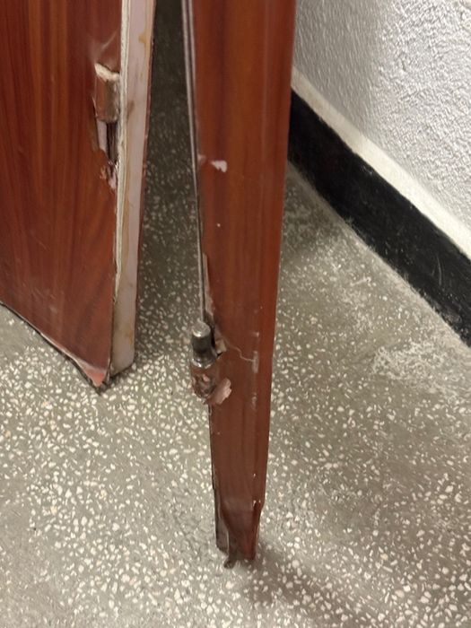 Метална входна врата