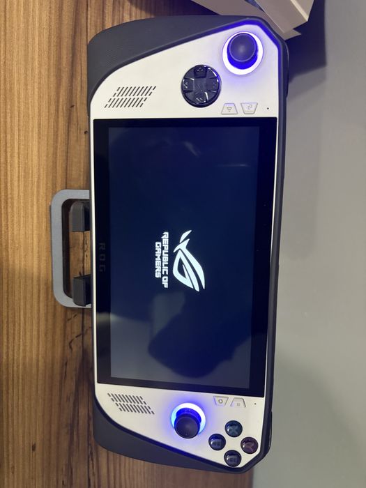 Consolă portabilă ASUS ROG Ally Z1 Extreme