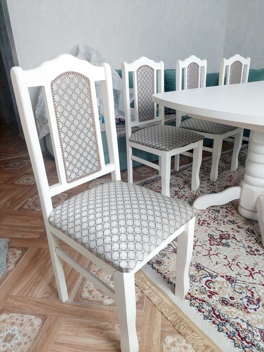 Продам стол и стулья 10 шт