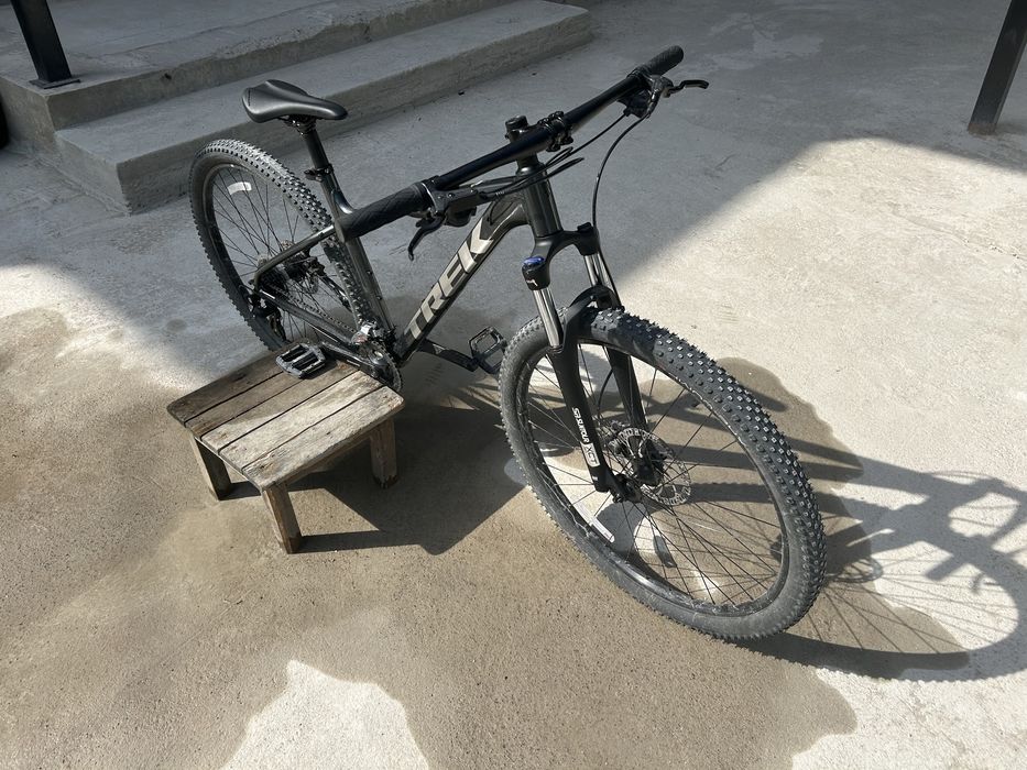 Горный велосипед: TREK Marlin 5