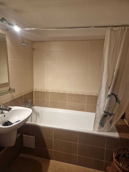 De Închiriat: 2 Camere Decomandat, Sector 4 Direct Proprietar