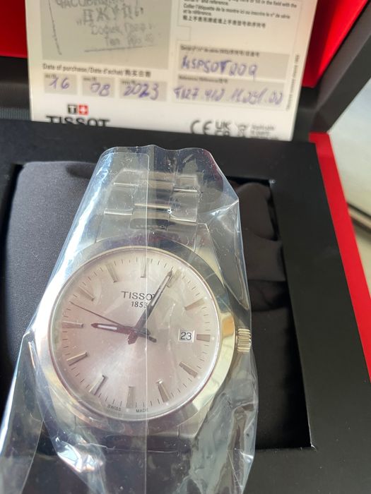 Tissot .Продавам часовник с батерия.