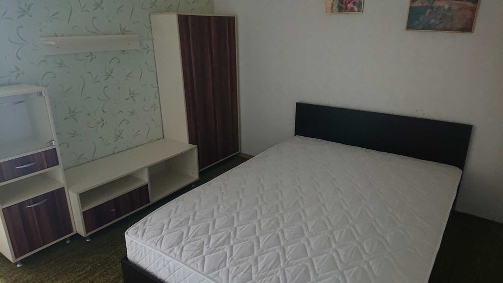 Дава се под наем Тристаен апартамент в Шумен, Център - 70 кв.м за 306 € - Снимка #1