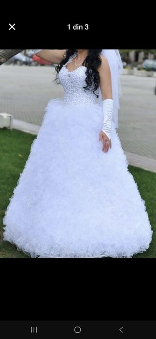 Rochie mireasa si voal