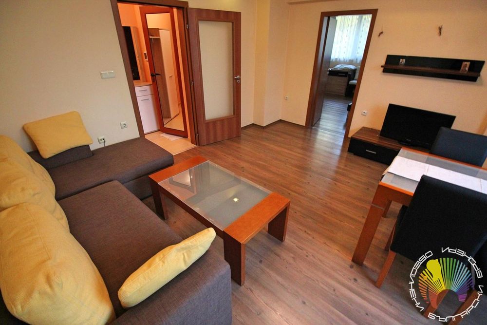 Дава се под наем Двустаен апартамент в Бургас, Изгрев - 75 кв.м за 459 € - Снимка #3