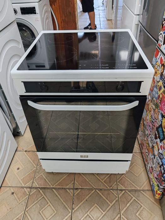 Свободно стояща печка с индукционни котлони Voss Electrolux с Pirolise и 2 години Гаранция!