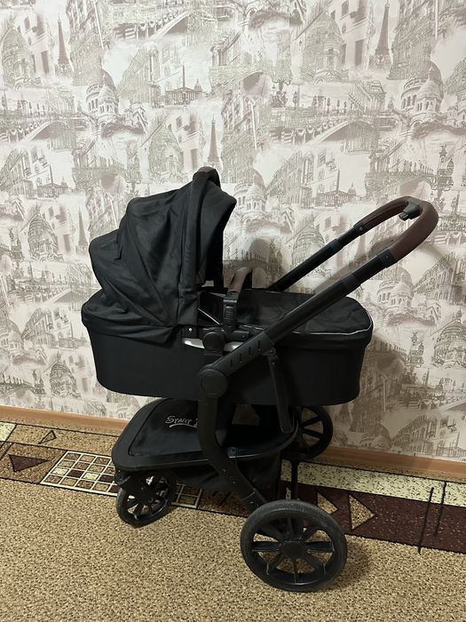 Продам коляску 3 в 1