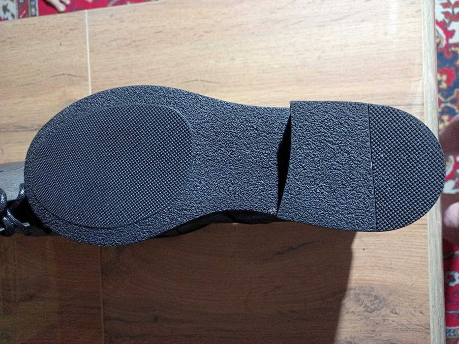 продам женские зимние ботинки