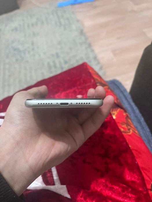 Продам iPhone 11 64gb