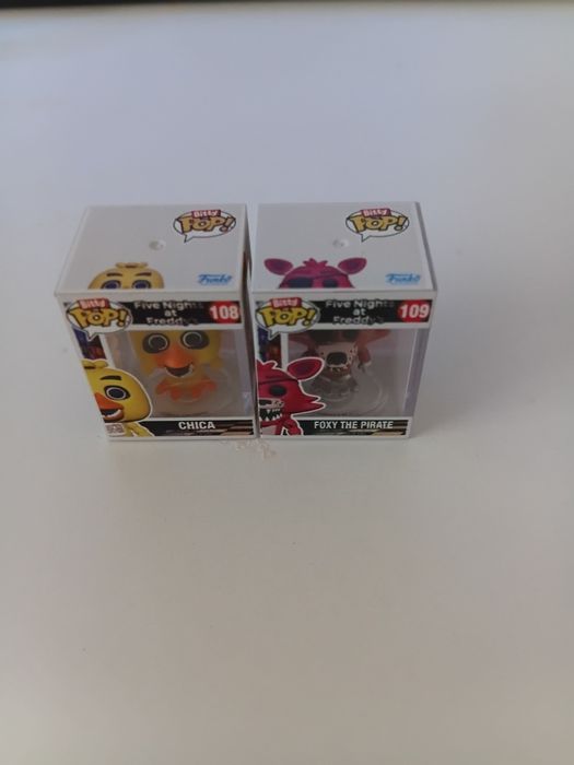 funko pop five night at freddy's. chica и foxy.
