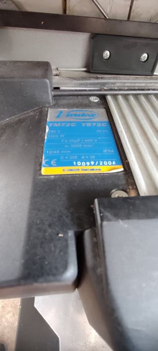 пендула със стойка и прахосмукачка