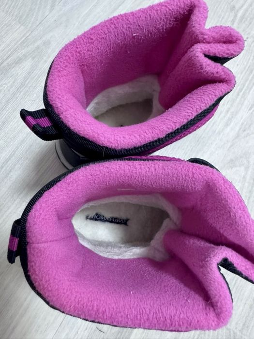 Продам детскую обувь