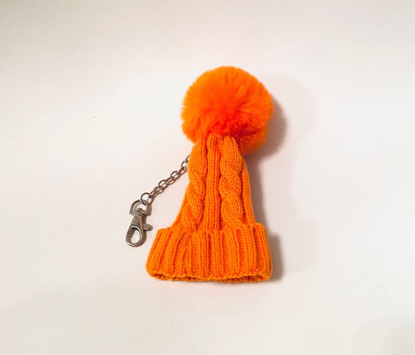 Брелок навес на сумку шапочка