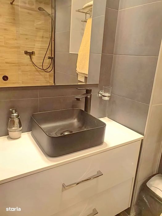 Luxury Villa Apartment in Central Constanța: 3 Rooms, 2 Baths, Parking