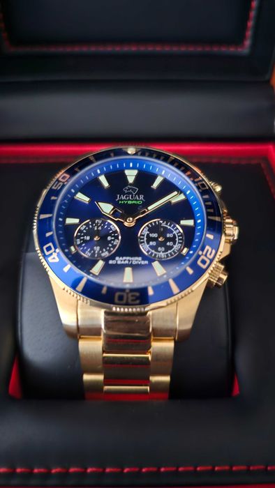 Часовник Jaguar swiss made