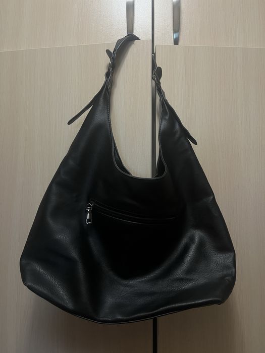 Голяма черна дамска чанта