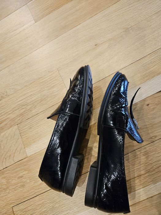 Дамски лачени обувки естествена кожа