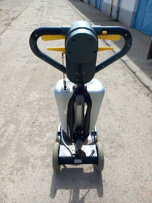 Masina de frecat monodisc Kärcher tip BDS 43/ Orbital C