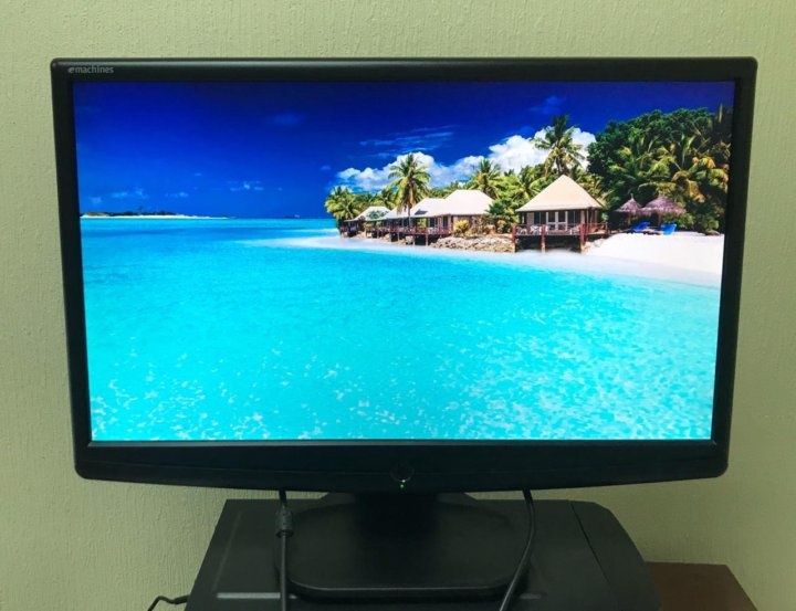 Emachines 22 дюйма(55 см) в отличном состоянии