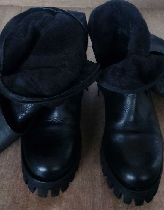 Дамски кожени ботуши