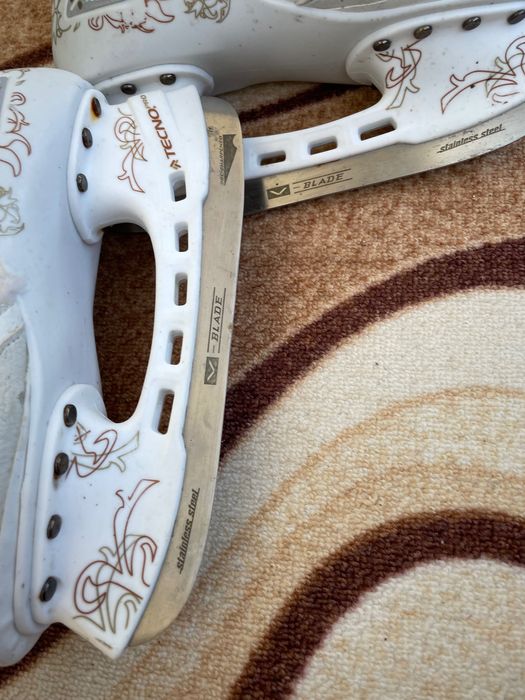 Кънки за лед спортни