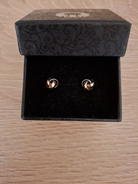 Нови!!!Дамски златни обеци