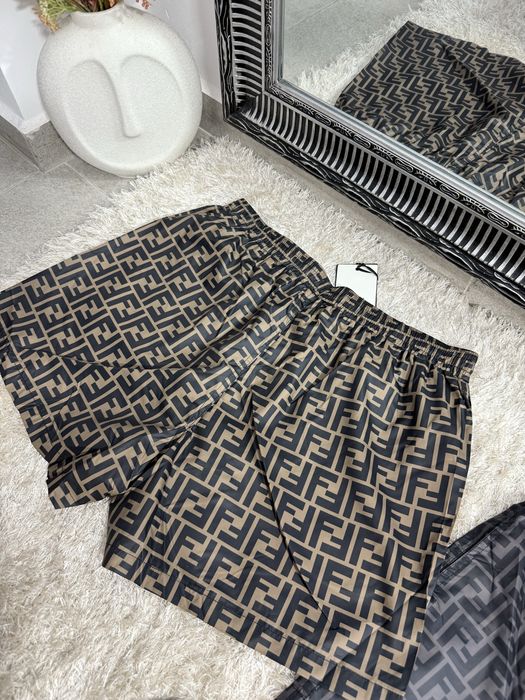 Sort de baie Fendi colectie noua vara 2026