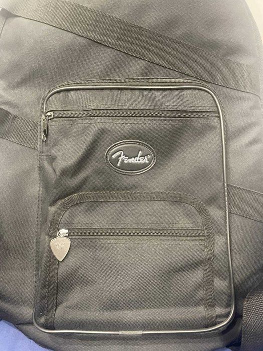 Чехол Fender для гитары