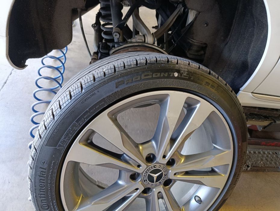 Всесезонни гуми  Continental run - flat 225/45/18 и 245/40/18