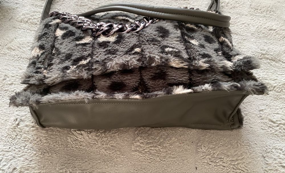 Невероятна модна находка - италианска дамска чанта с 6 отделение