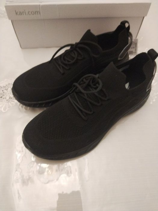 Кроссовки новый размер 43