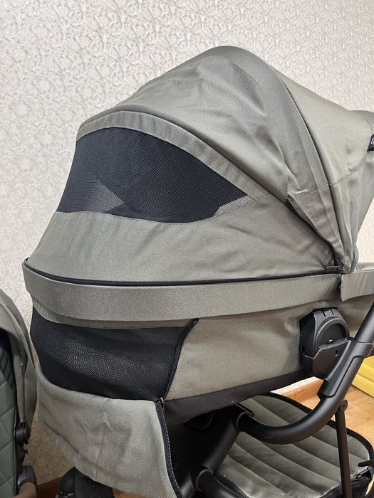 Срочно продам коляску бренда Easywalker 2 в 1