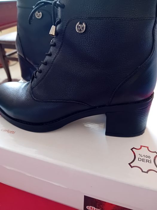 Боти от естествена кожа