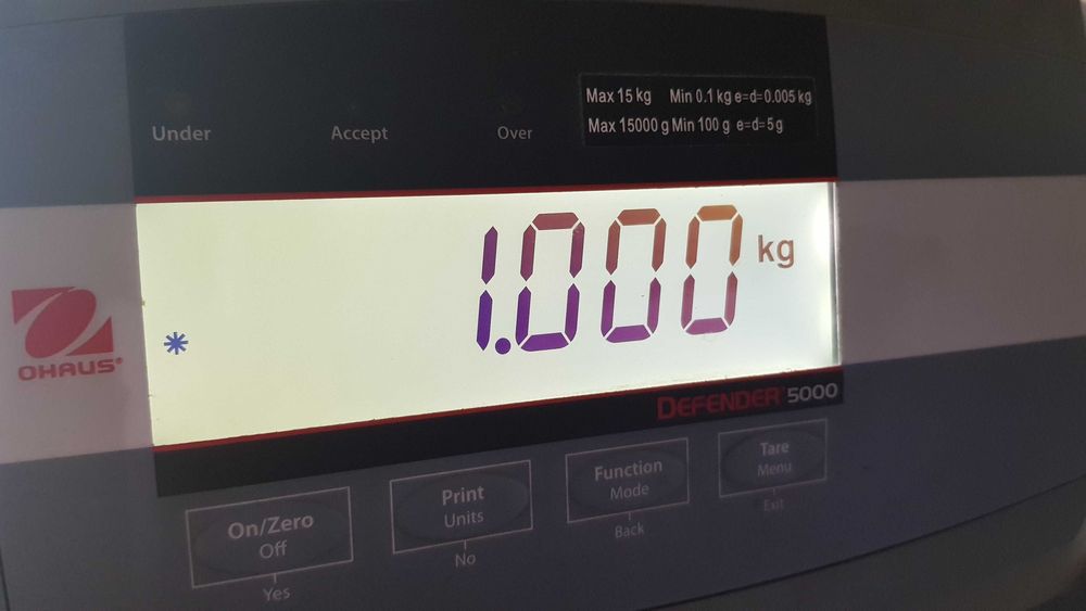 Продавам промишлен много качествeн кантар OHAUS  T51P 15QR(USA)