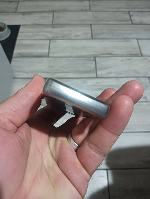 Vând telefon LG KE970