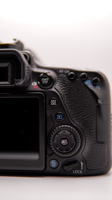 Canon EOS 80D (body)