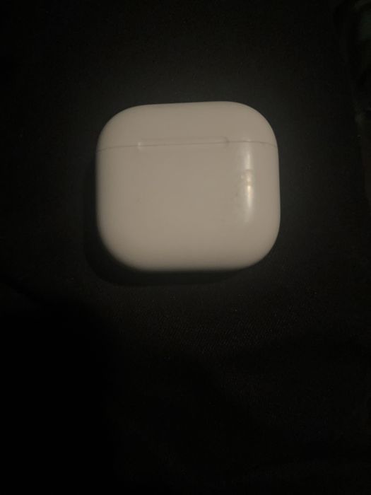 Van airpods 4 cu garantie!