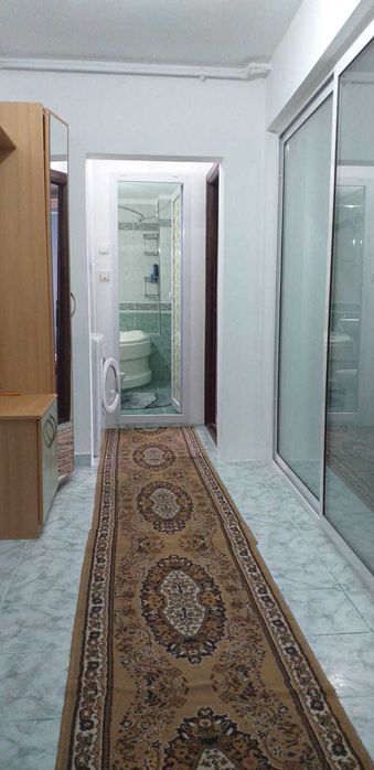 Apartament de 2 camere mobilat , cu centrala termica , parcare etc