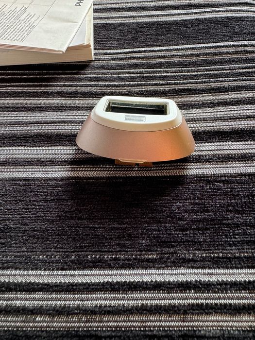 Фотоепилатор Philips Lumea Prestige BRI 965