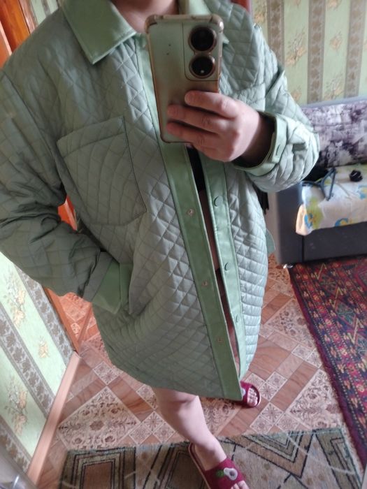 Продам куртки пуховики вещи