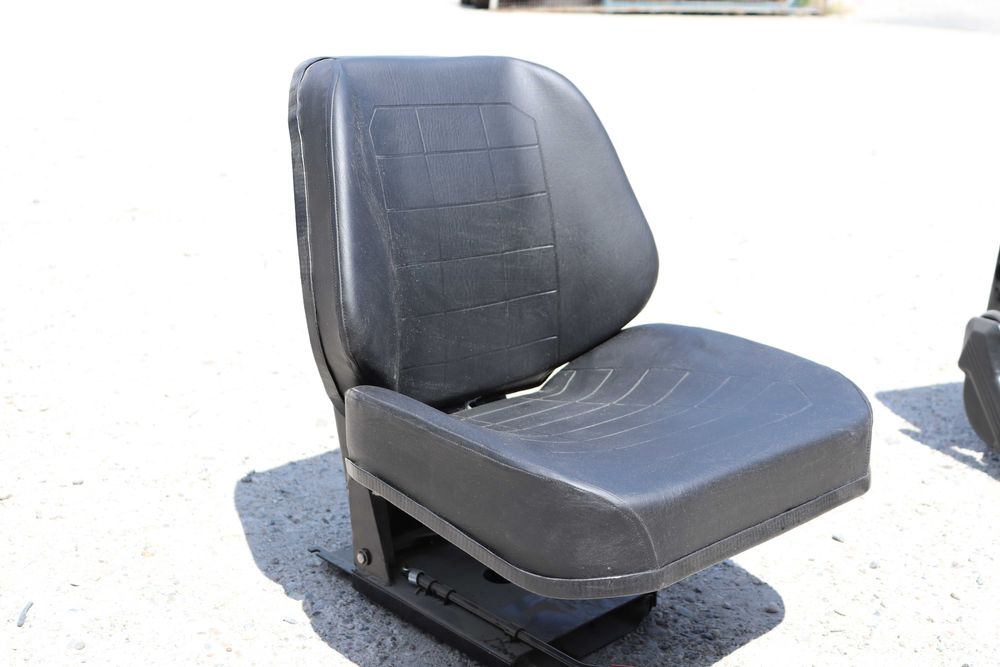 Scaun Universal Tractor Nou cu garantie Depozit AgroMir