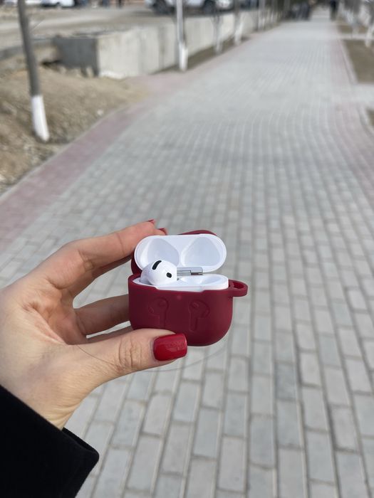 Airpods 4 левый наушник и кейс Б/У