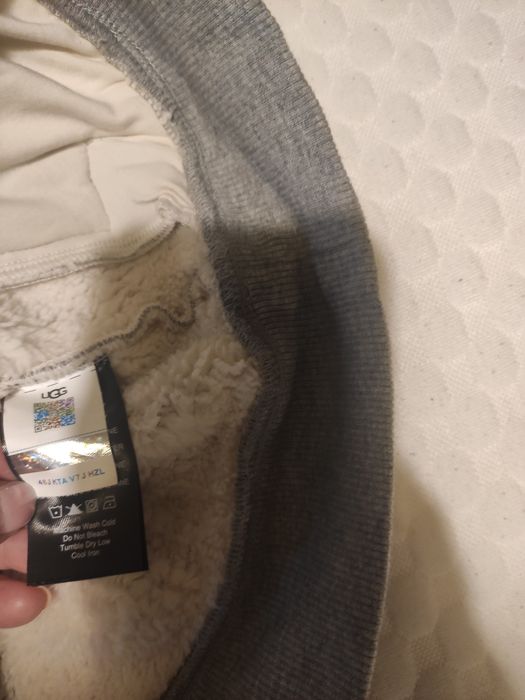 Ватирано Сиво hoody UGG