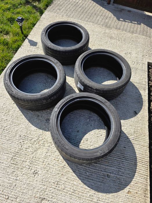 Гуми Bridgestone 255/40/r19 летни