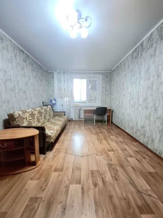 Продаю 1 ком кв 6 микрорайон