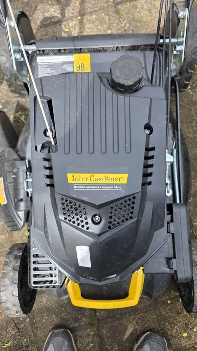 Продавам самоходна косачка Dohn Gardener