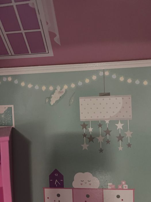 Дървена къща за кукли