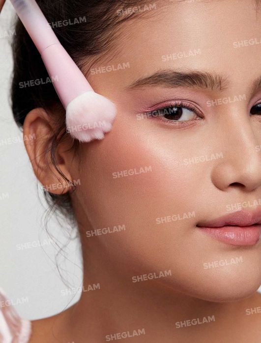 кисточка для румян Sheglam Color Bloom Liquid Blush Brush